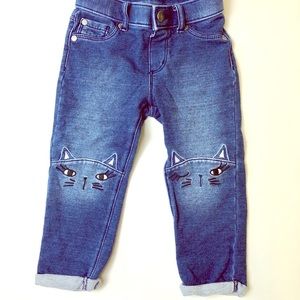 Stretch Jeans w/ Kitty Knee Detail